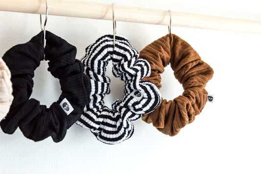 SCRUNCHIE - B&W STRIPE